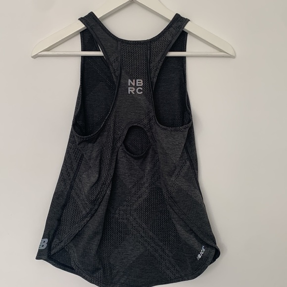New balance womens running tank top. - Picture 2 of 2